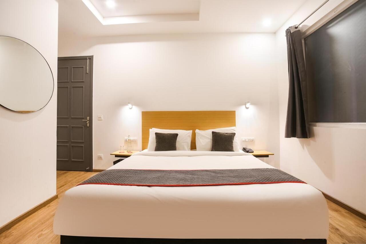 Hotel Admire Inn "Atta Market, Noida Sector 18" Exterior photo