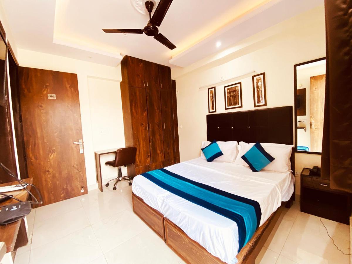 Hotel Admire Inn "Atta Market, Noida Sector 18" Exterior photo