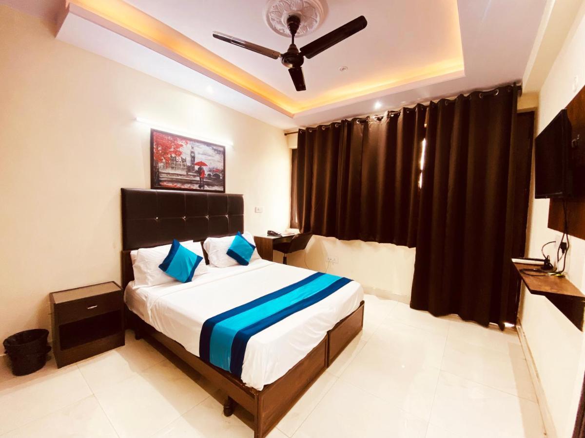 Hotel Admire Inn "Atta Market, Noida Sector 18" Exterior photo