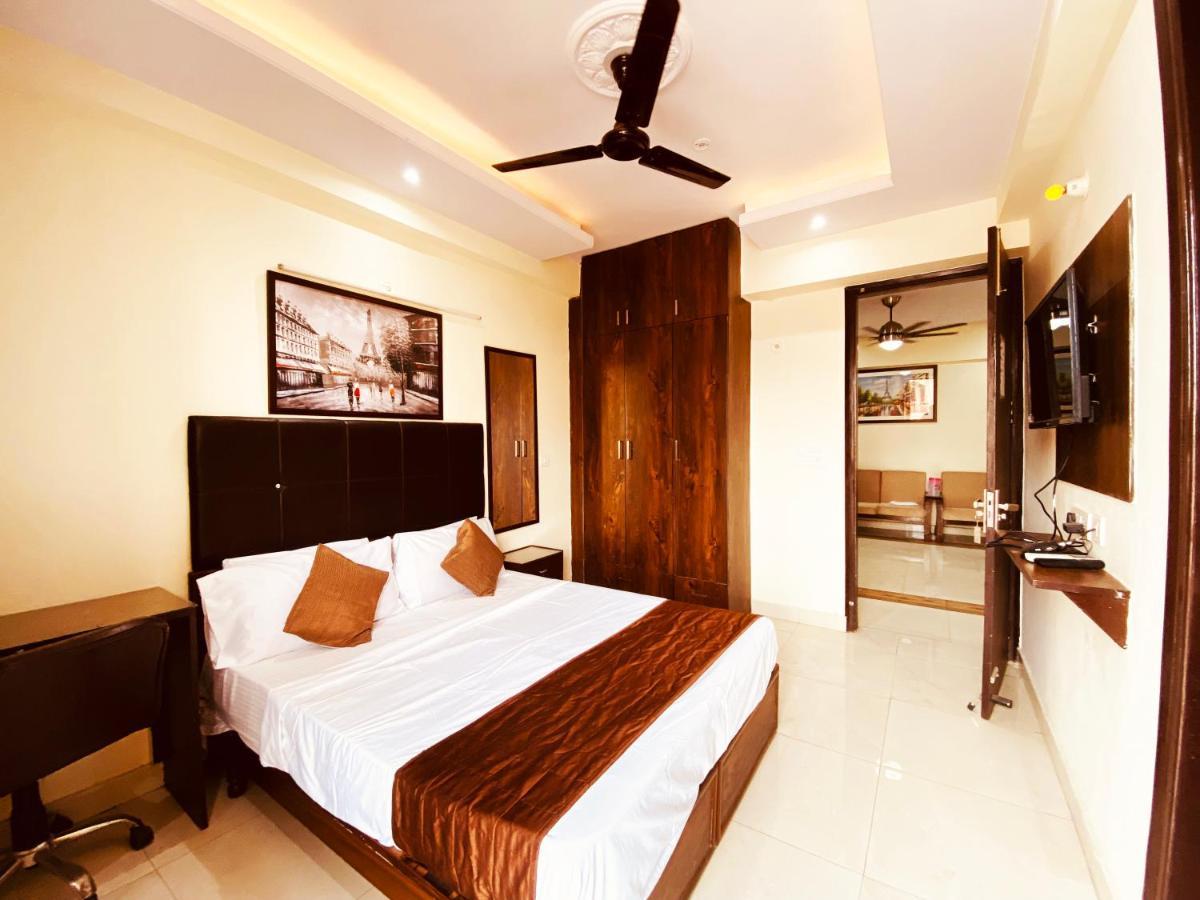 Hotel Admire Inn "Atta Market, Noida Sector 18" Exterior photo
