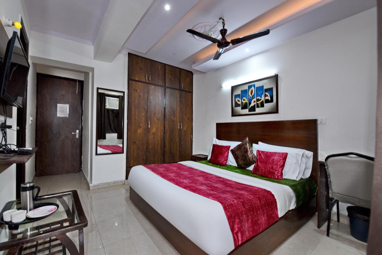 Hotel Admire Inn "Atta Market, Noida Sector 18" Exterior photo