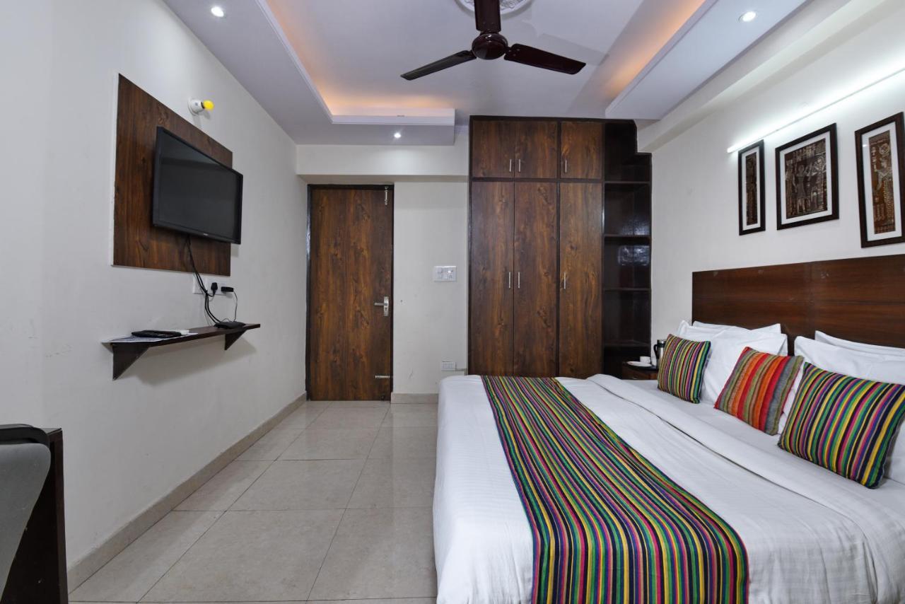 Hotel Admire Inn "Atta Market, Noida Sector 18" Exterior photo