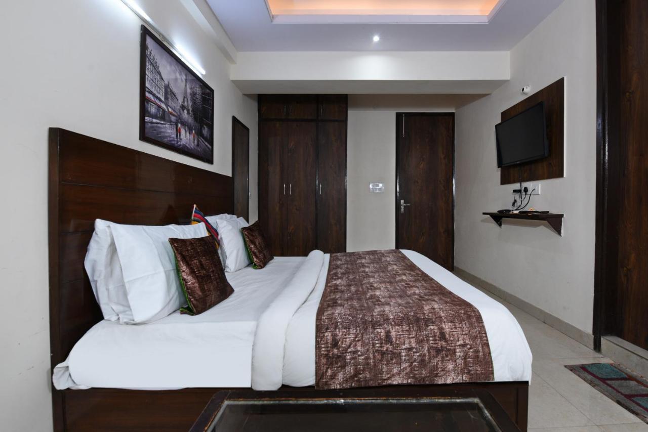 Hotel Admire Inn "Atta Market, Noida Sector 18" Exterior photo